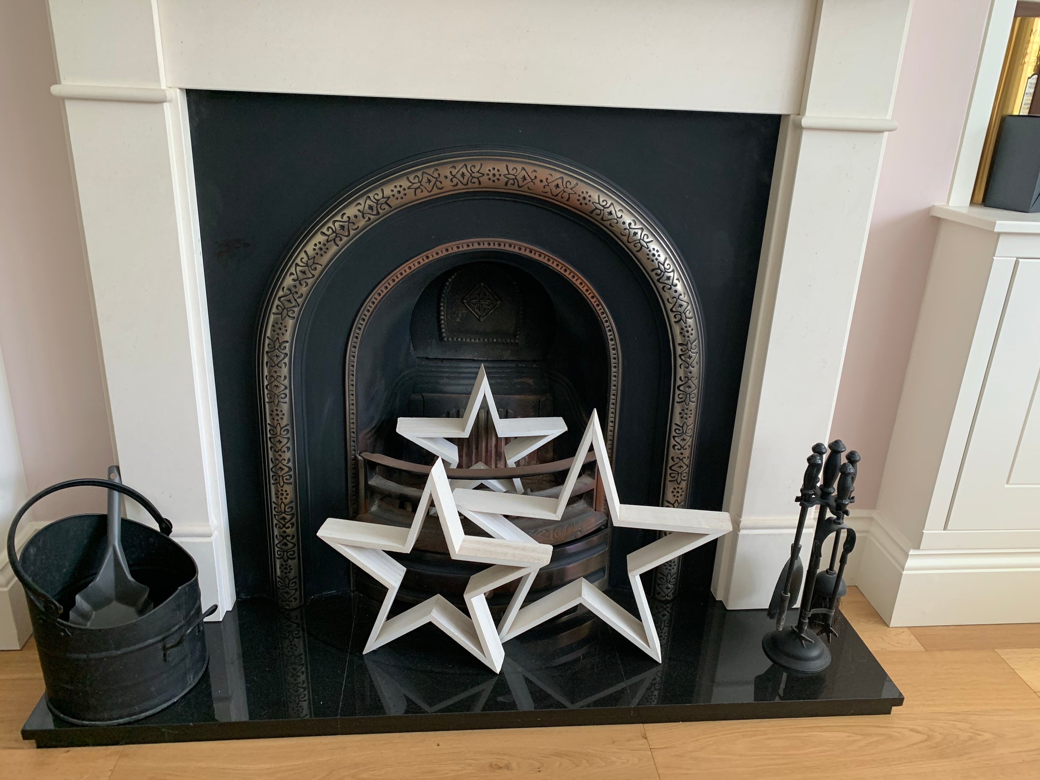 Set of 3 White Wash Wooden Stars – Willow & Harper